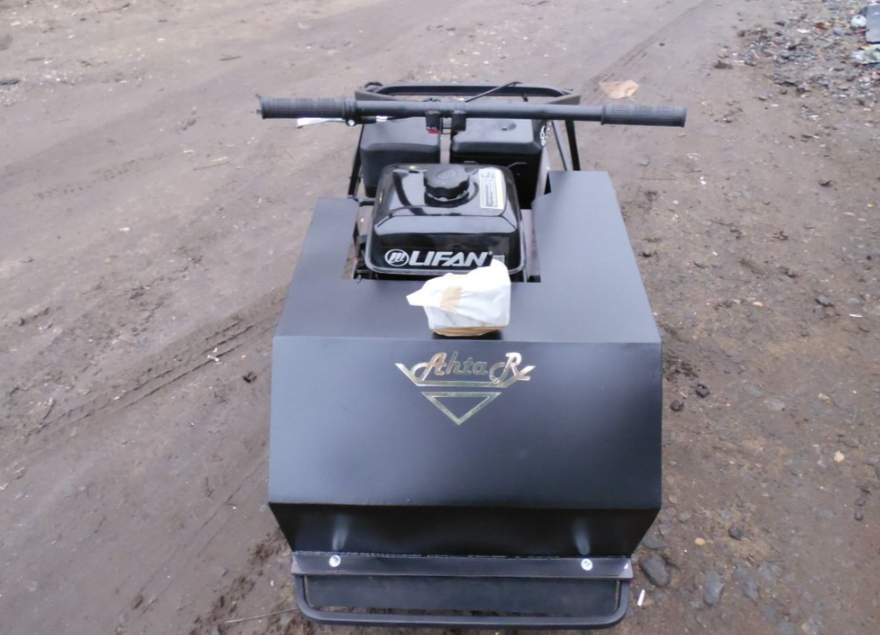 Мотобуксировщик AhtaR Зима 15 л/с с вариатором в Хабаровске