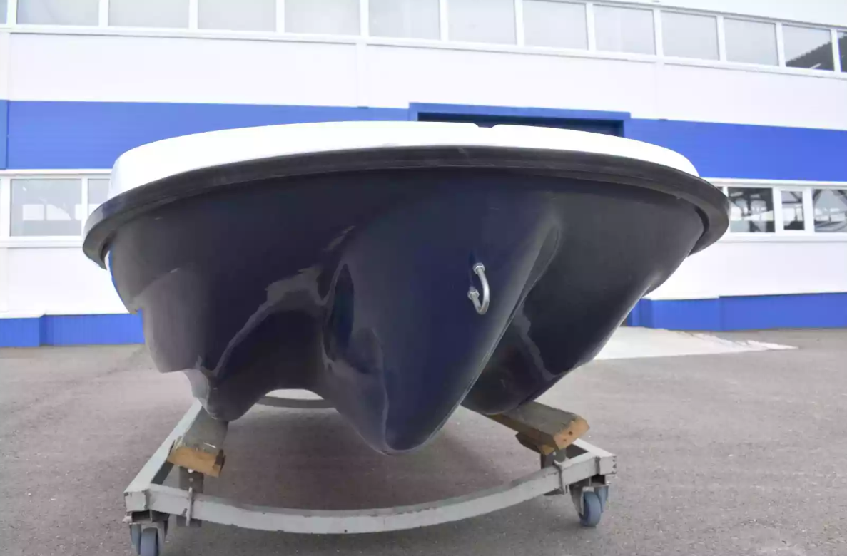 Стеклопластиковая лодка Пингвин New (тримаран) в Хабаровске