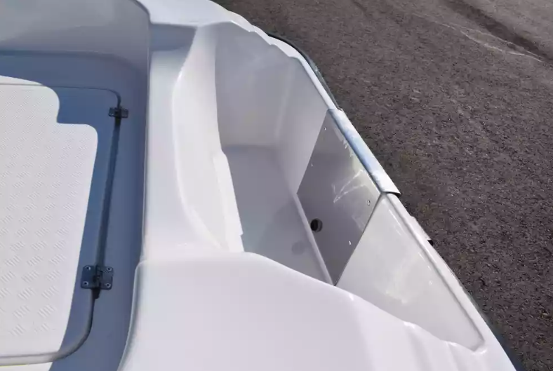 Стеклопластиковая лодка Пингвин (тримаран) в Хабаровске