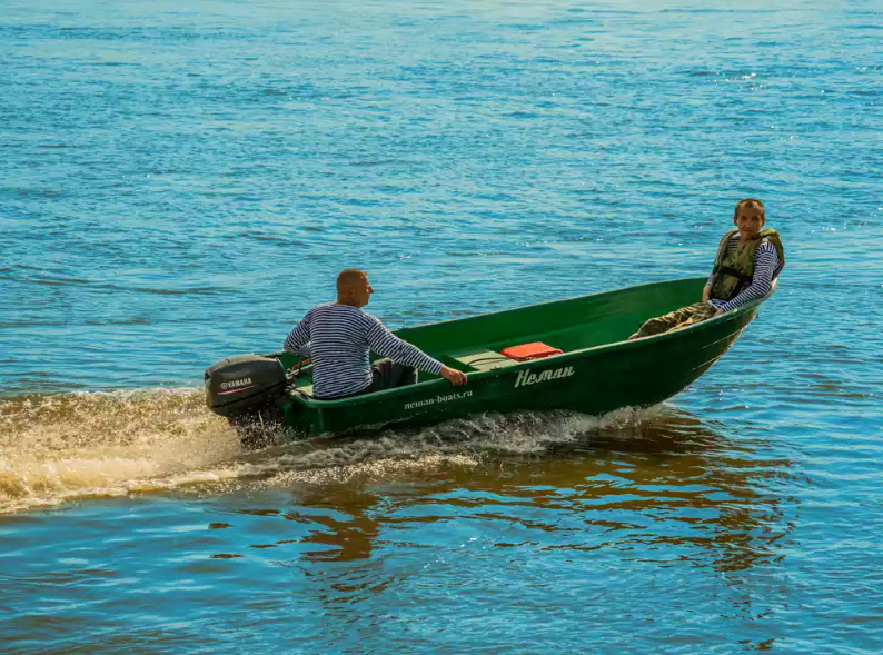 Стеклопластиковая лодка Neman-340 (тримаран) в Хабаровске