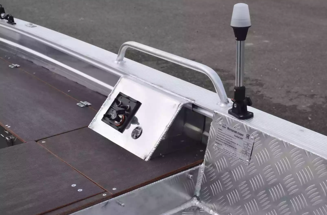 Алюминиевая лодка Wyatboat-390РМ в Хабаровске