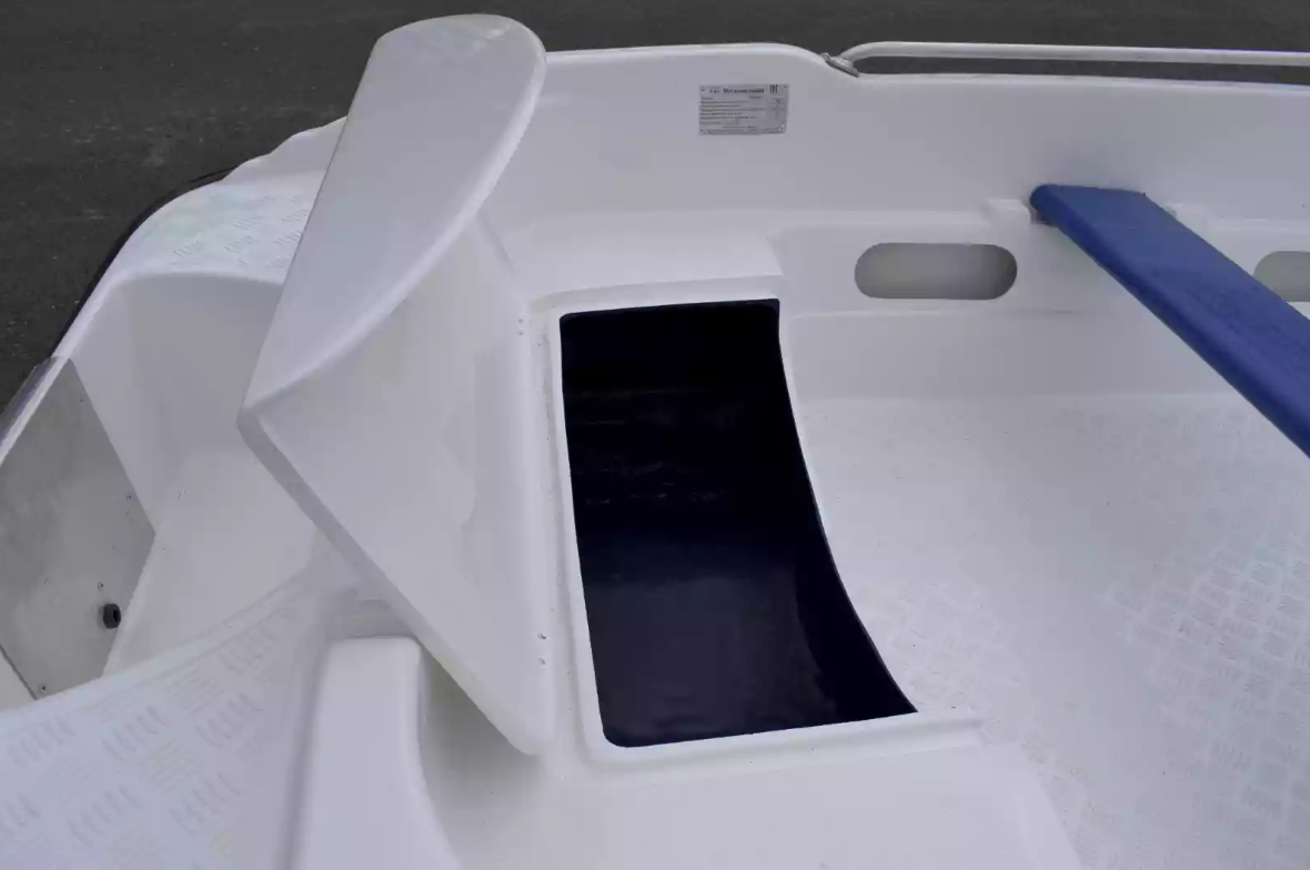 Стеклопластиковая лодка Пингвин New (тримаран) в Хабаровске