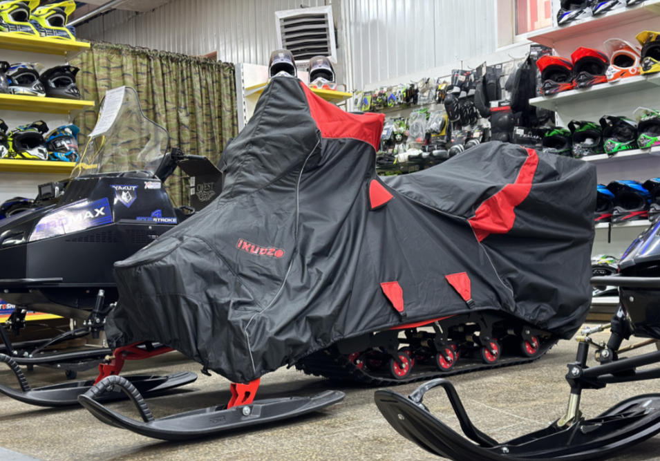 Чехол транспорт. снегохода IKUDZO HUNTER черно-красный Оксфорд ПРЕМИУМ качества с лого IKUDZO в Хабаровске