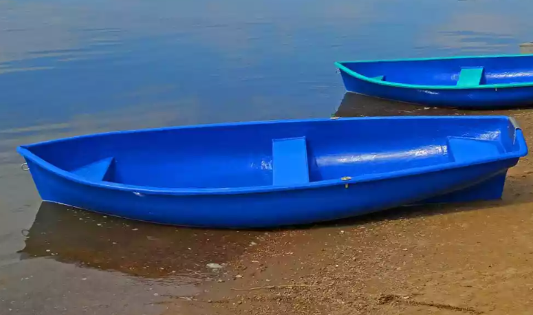 Стеклопластиковая лодка Омуль в Хабаровске