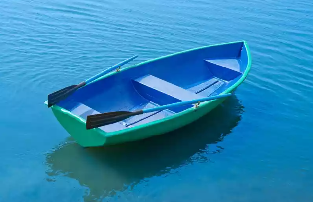 Стеклопластиковая лодка Дельфин в Хабаровске