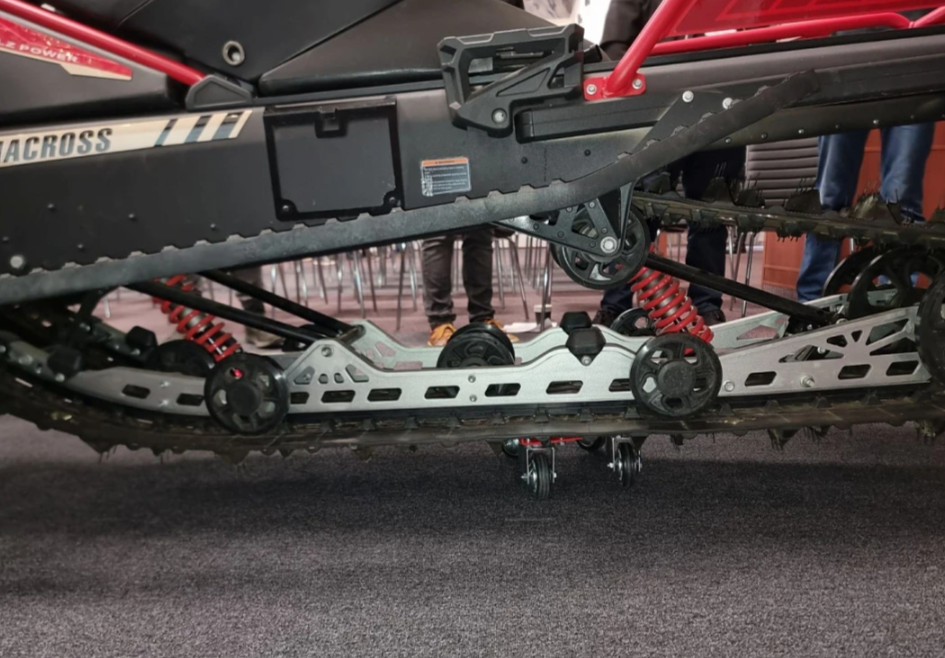 Снегоход AODES Siberiacross 1000 SWT 600mm LCD 6.8 в Хабаровске