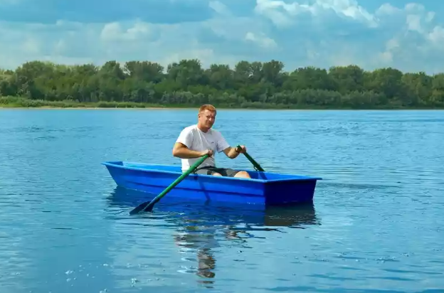 Стеклопластиковая лодка Малютка в Хабаровске