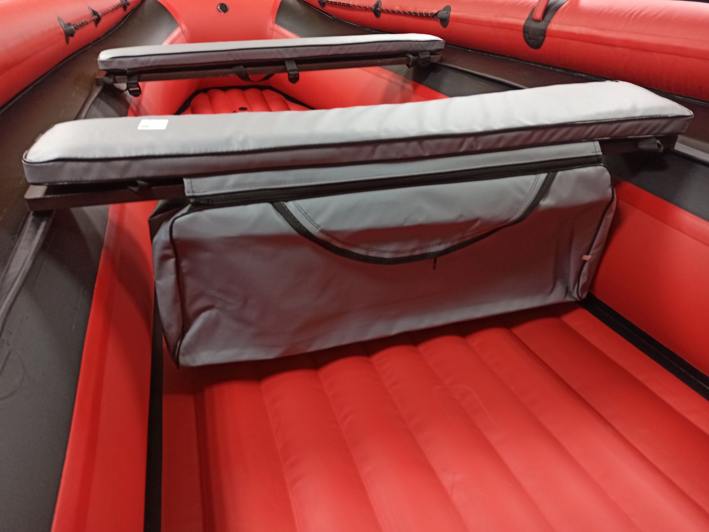 КОМПЛЕКТ МЯГКИХ НАКЛАДОК С СУМКОЙ ДЛЯ ЛОДОК 90Х20 СЕРЫЙ в Хабаровске