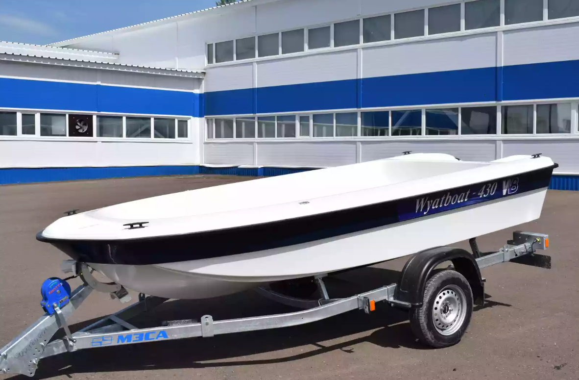 Стеклопластиковая лодка Wyatboat 430 тримаран в Хабаровске