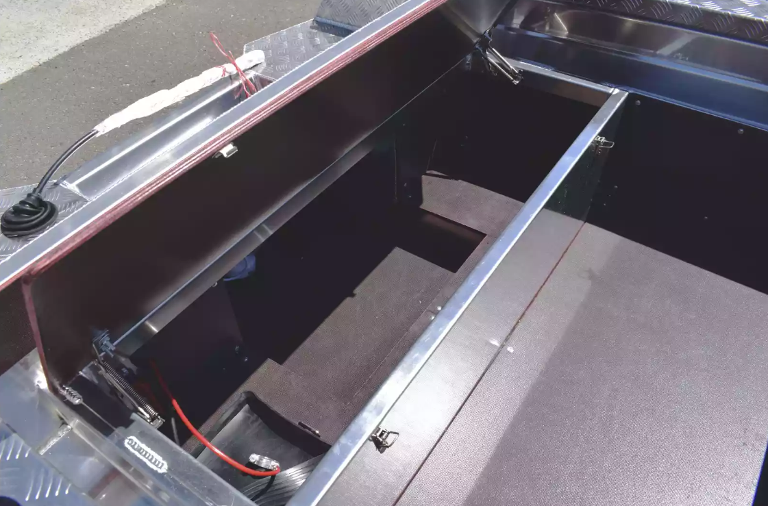 Алюминиевая лодка Wyatboat-390 DCM в Хабаровске