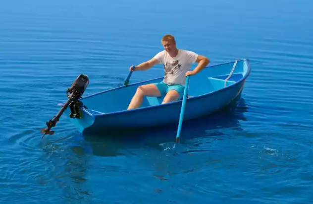 Стеклопластиковая лодка Омуль в Хабаровске