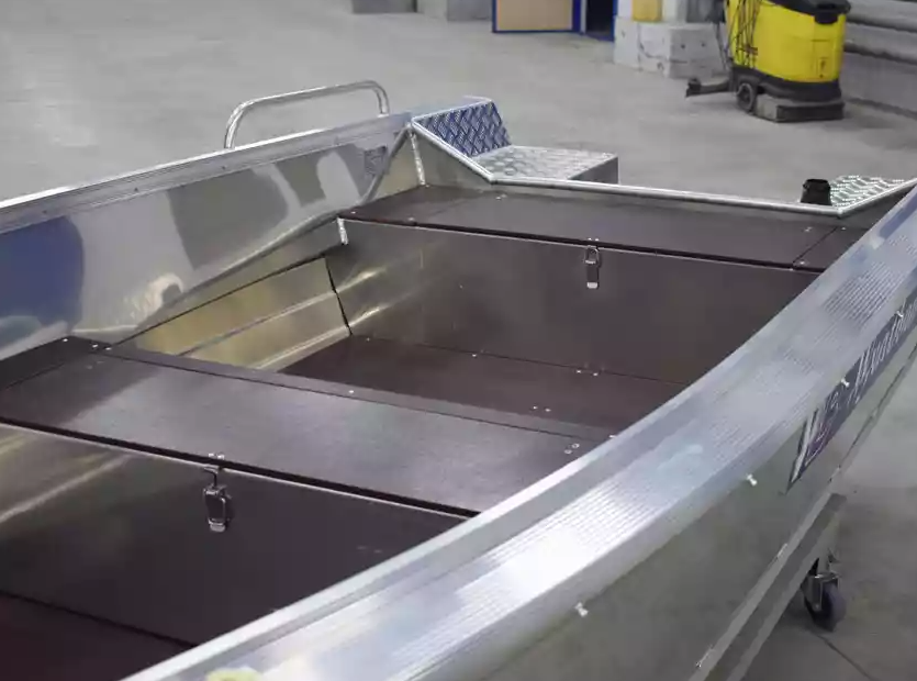 Алюминиевая лодка  Wyatboat-430 Р в Хабаровске