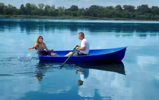 Стеклопластиковая лодка Дельфин в Хабаровске