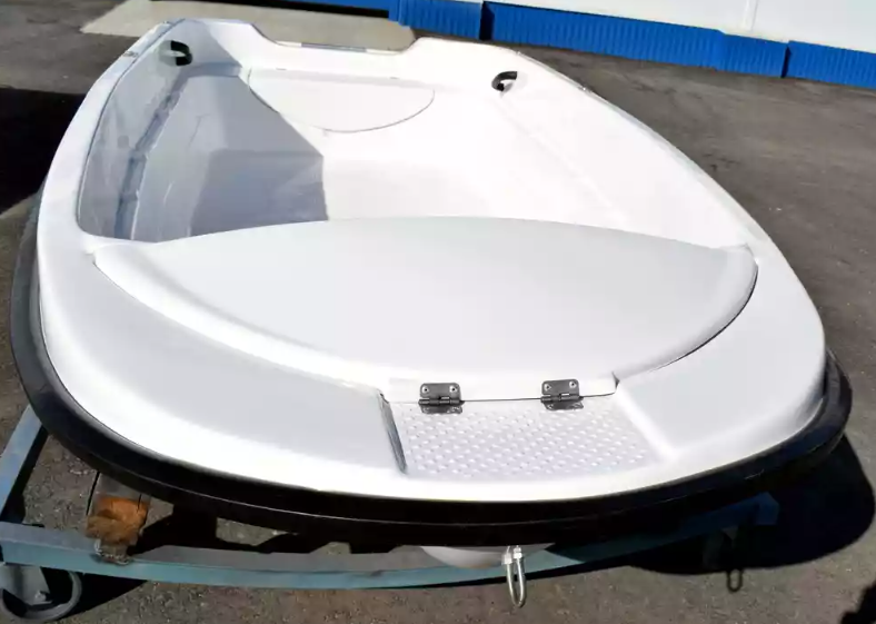 Стеклопластиковая лодка Пингвин (тримаран) в Хабаровске