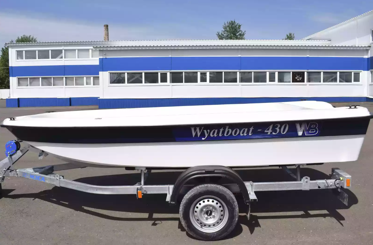 Стеклопластиковая лодка Wyatboat 430 тримаран в Хабаровске