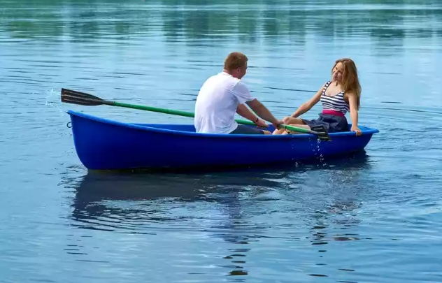 Стеклопластиковая лодка Дельфин в Хабаровске