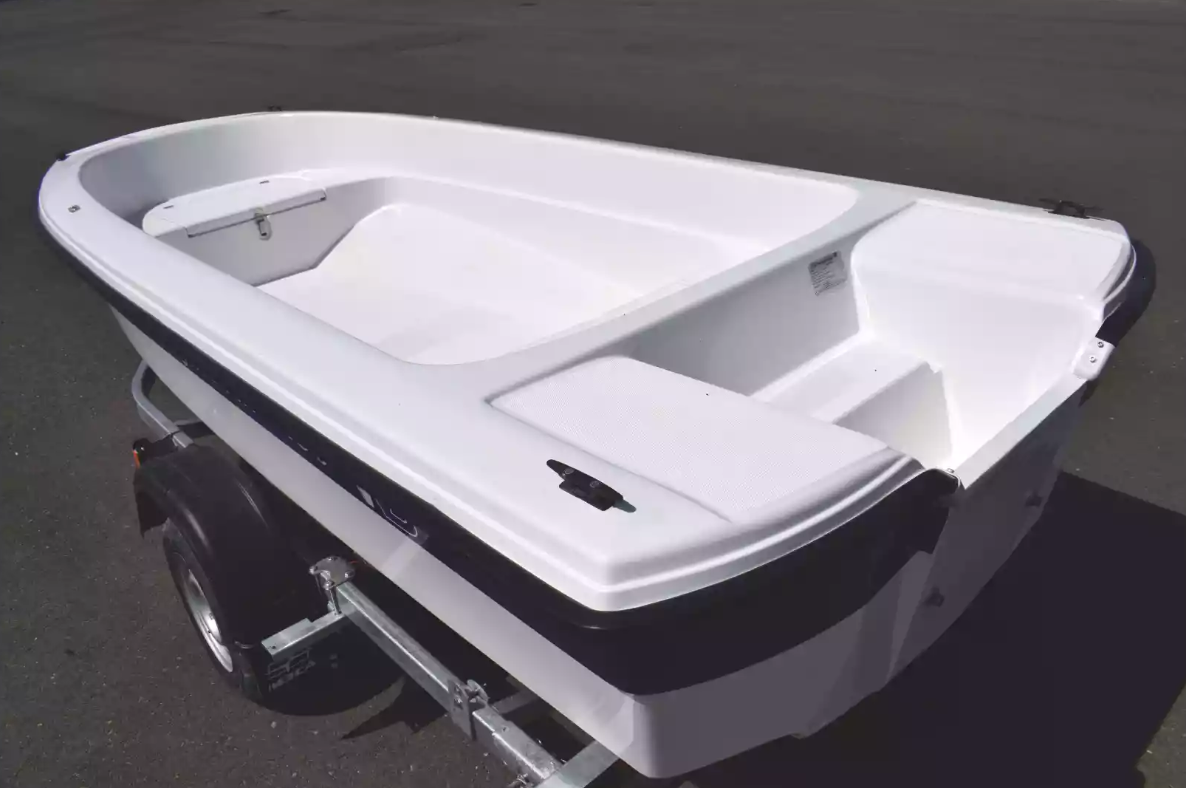 Стеклопластиковая лодка Wyatboat 430 тримаран в Хабаровске