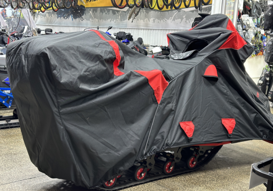 Чехол транспорт. снегохода IKUDZO HUNTER черно-красный Оксфорд ПРЕМИУМ качества с лого IKUDZO в Хабаровске