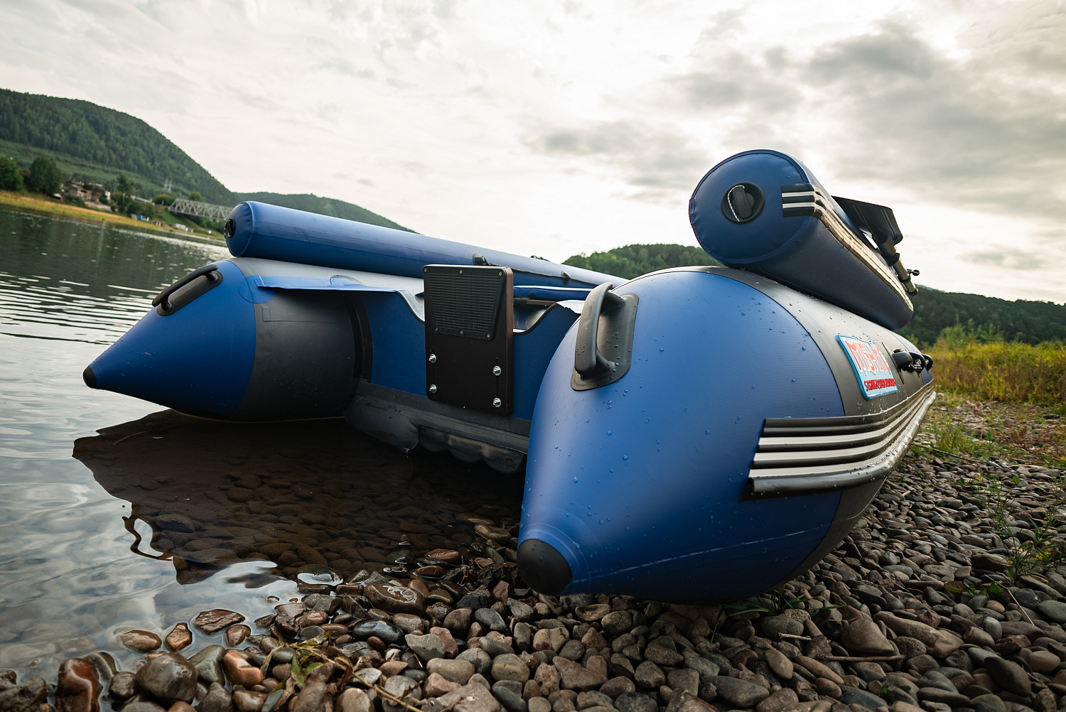 Лодка MISHIMO RIVER FJET PRO 430  под водомет в Хабаровске