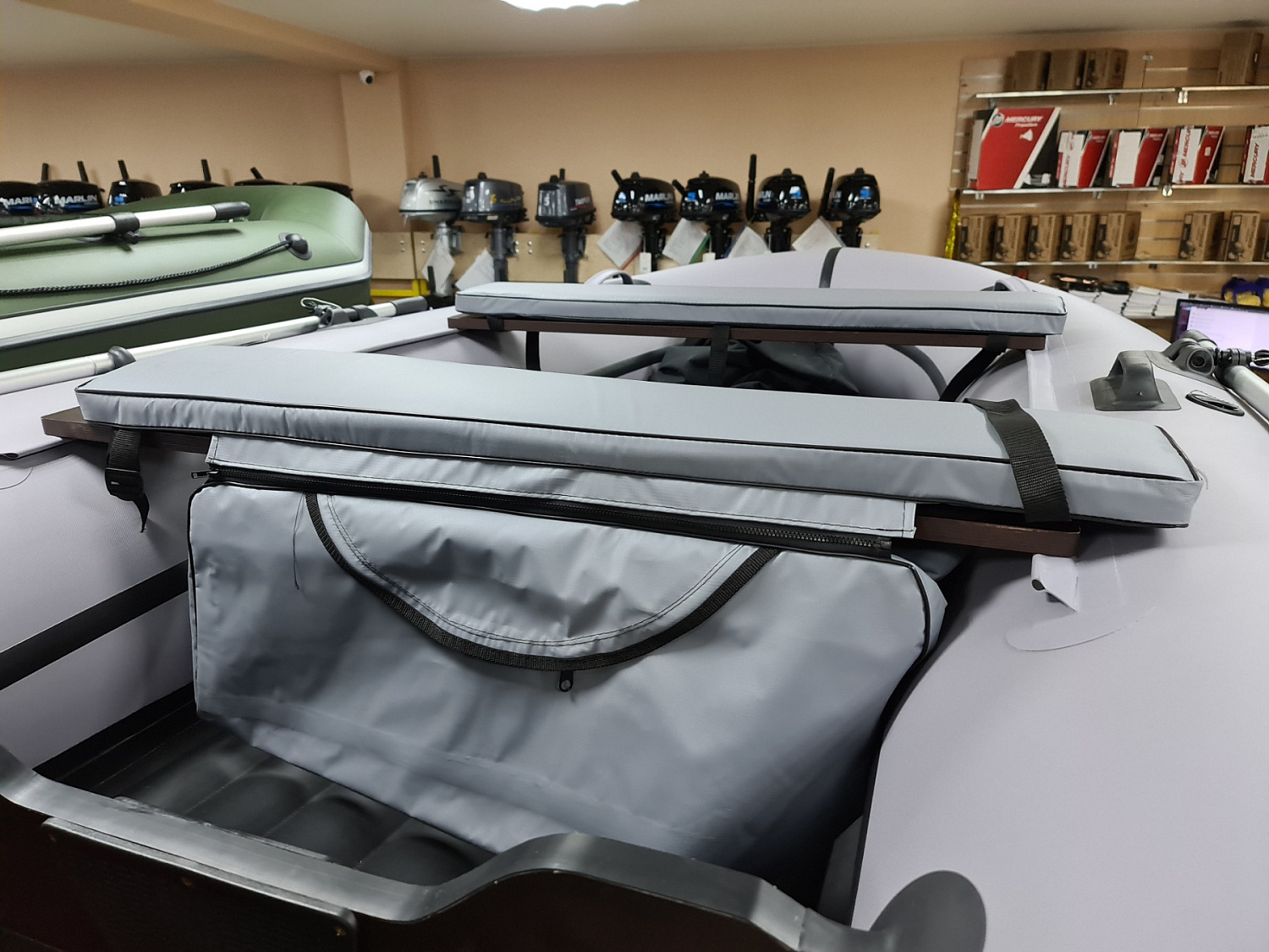 КОМПЛЕКТ МЯГКИХ НАКЛАДОК С СУМКОЙ ДЛЯ ЛОДОК 90Х20 СЕРЫЙ в Хабаровске