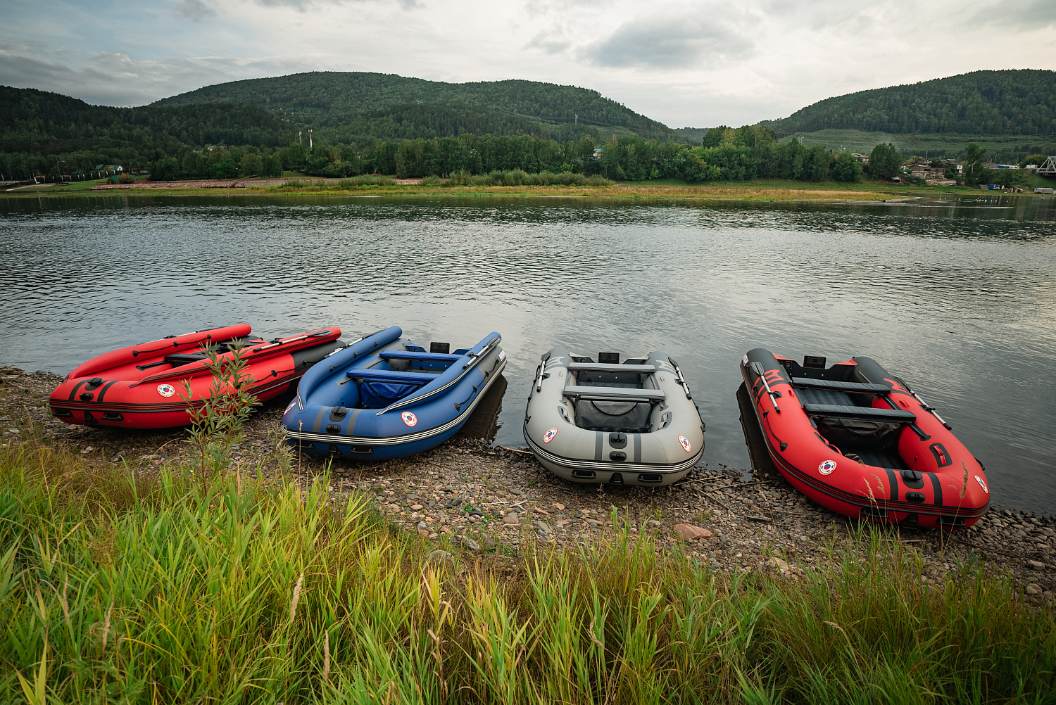 Лодка MISHIMO RIVER FJET PRO 430  под водомет в Хабаровске