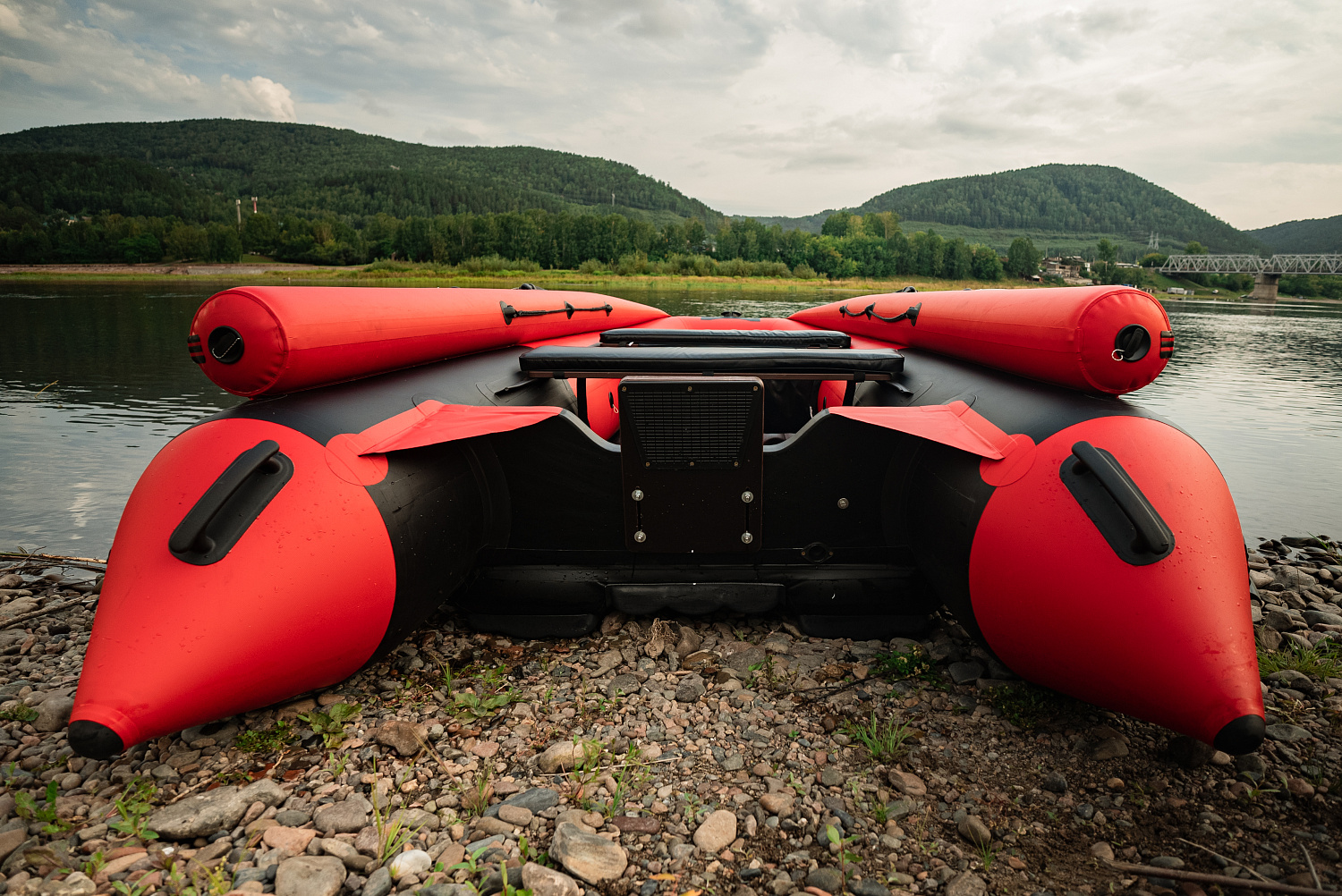 Лодка MISHIMO RIVER FJET PRO 430  под водомет в Хабаровске