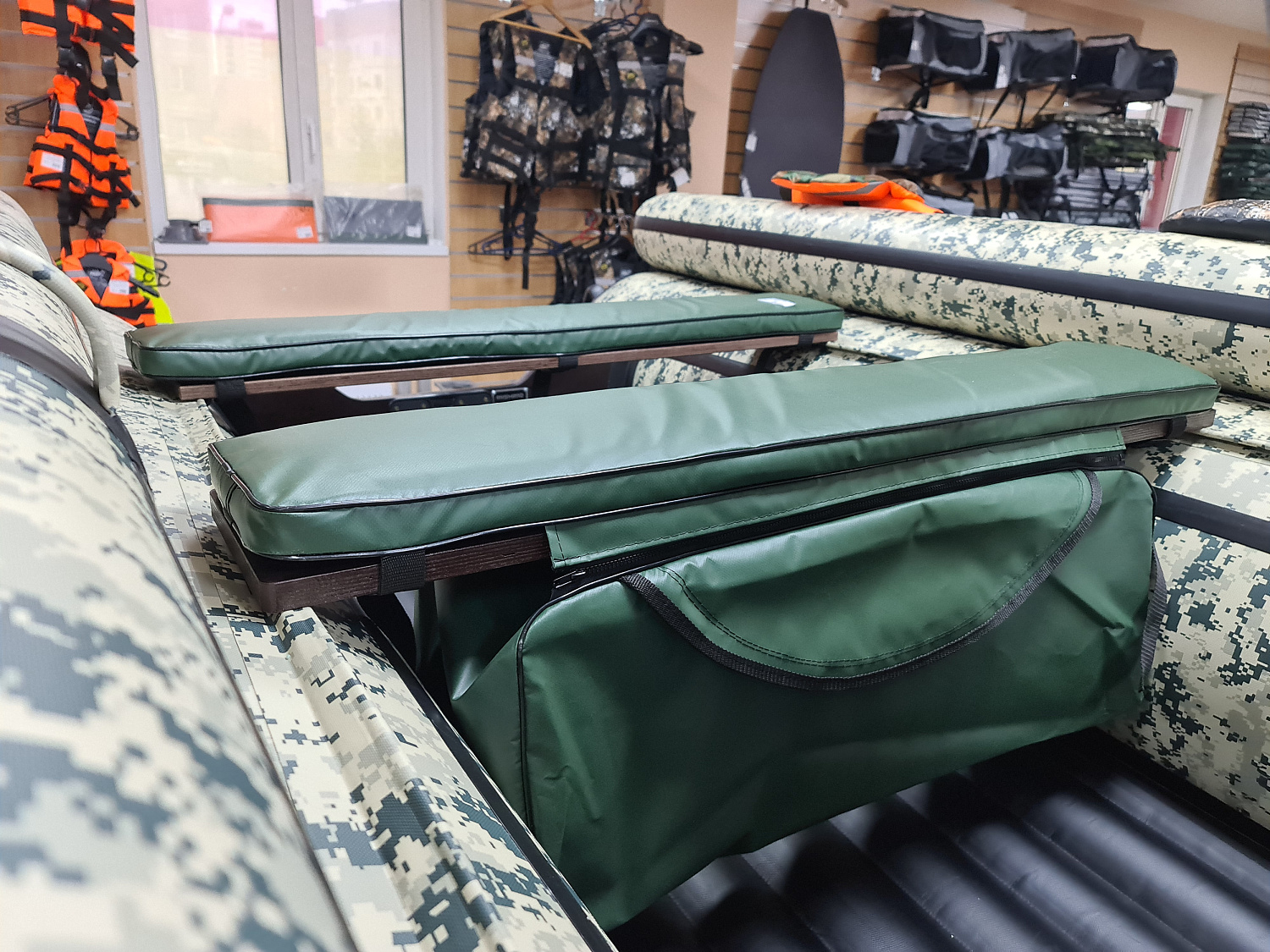 КОМПЛЕКТ МЯГКИХ НАКЛАДОК С СУМКОЙ ДЛЯ ЛОДОК 110Х20 ЗЕЛЕНЫЙ в Хабаровске