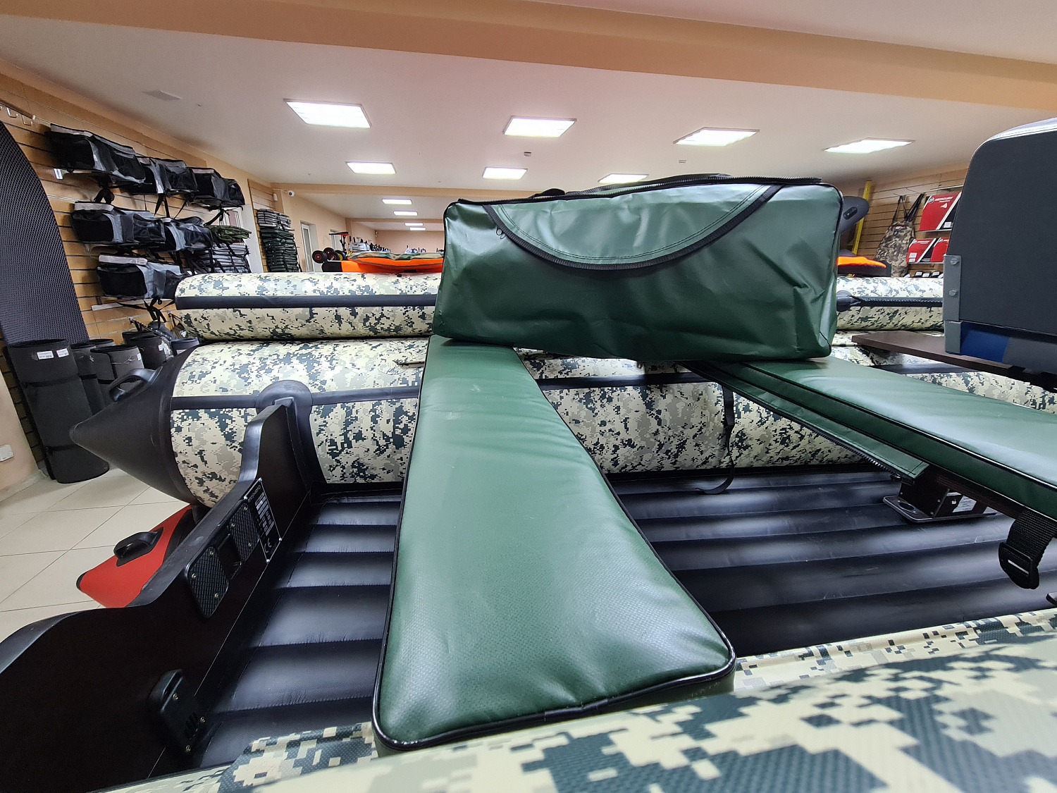 КОМПЛЕКТ МЯГКИХ НАКЛАДОК С СУМКОЙ ДЛЯ ЛОДОК 110Х20 ЗЕЛЕНЫЙ в Хабаровске